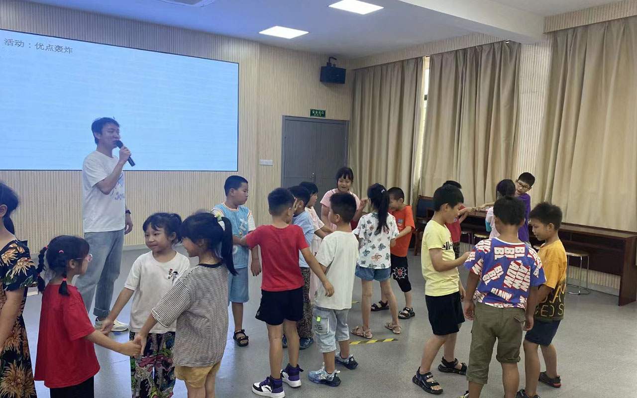 富源龙观乡中心学校